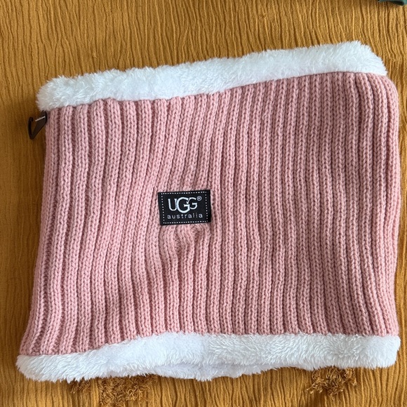 Women’s Winter Accessories Set - Picture 2 of 9